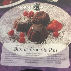 Nordic Ware Kitchen - NWT Mini bundt Pan Nordic Ware Kitchen - NWT Mini bundt Pan